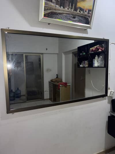 I’m selling a landscape rectangular mirror