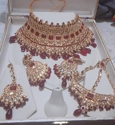 Artificial jewelry