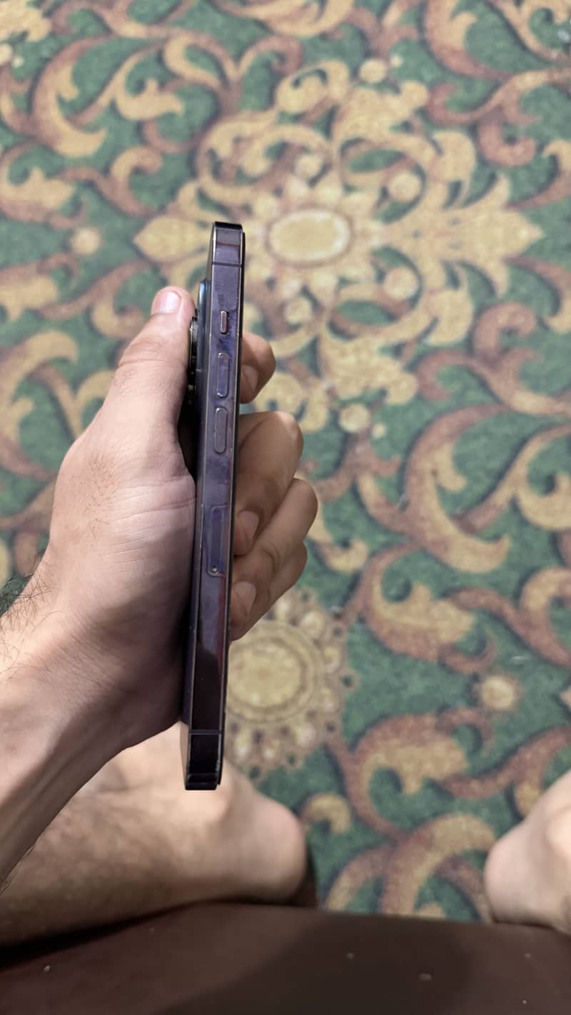 Apple iPhone 14 Pro 1