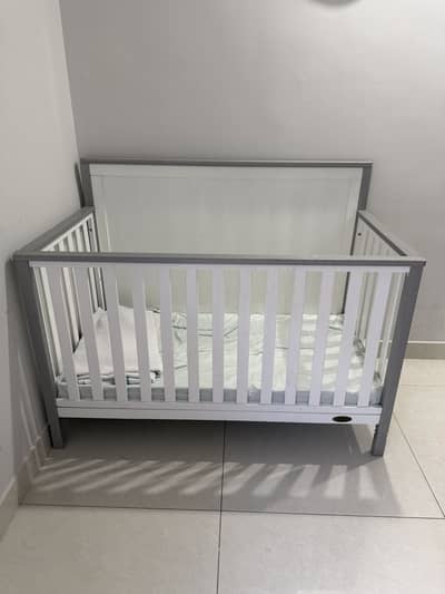 Imported Baby bed/ bassinet/ baby crib