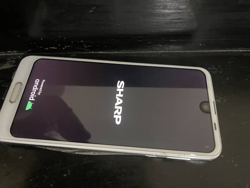 Sharp Aquos R2 0