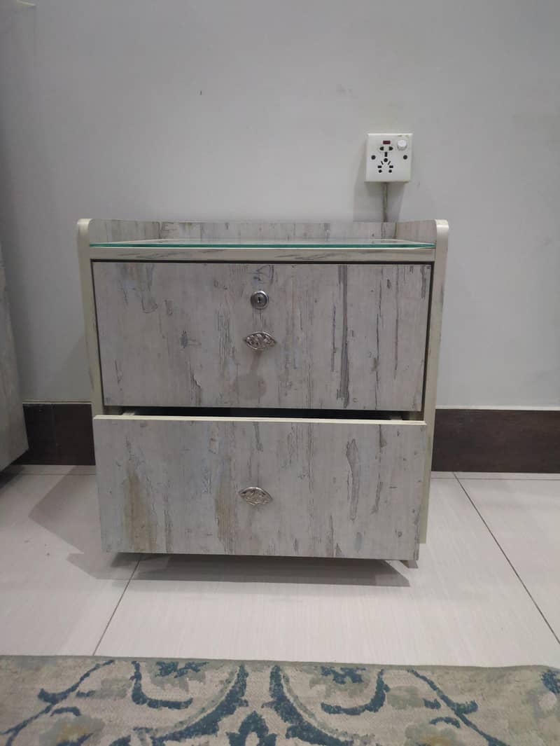 side table with glass 0