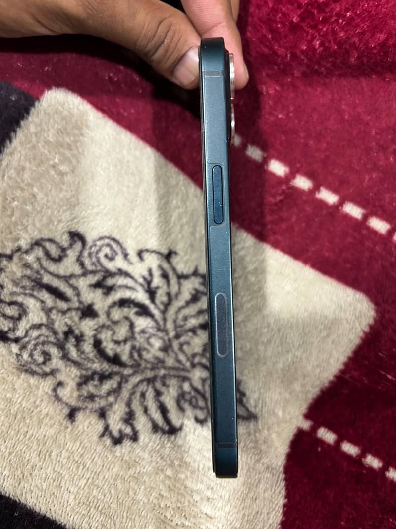Apple iPhone 13 1