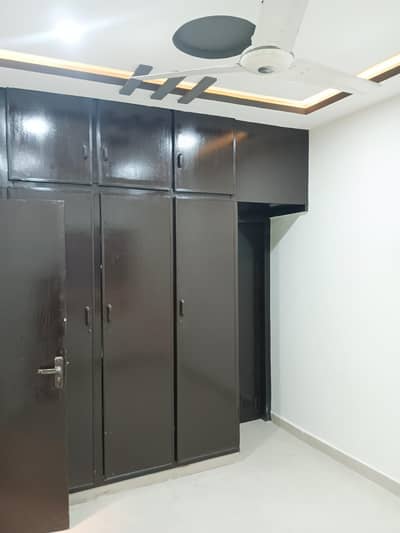 F-10 Size 20*40 Tile Flooring House For Rent