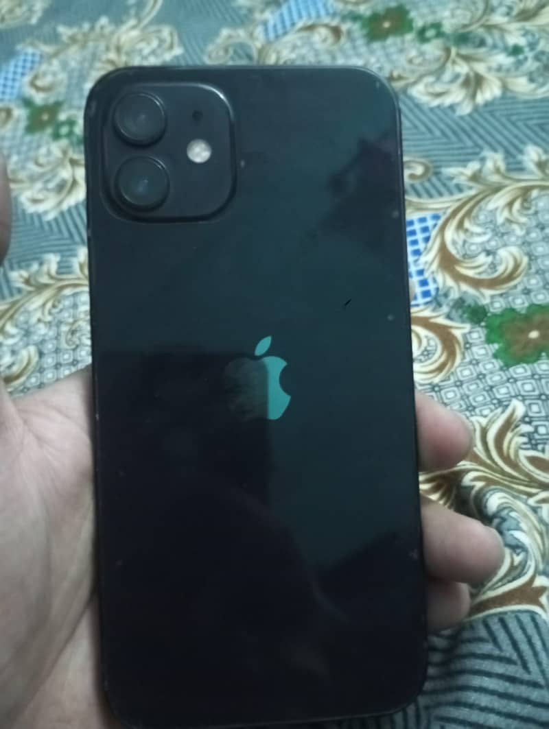 Apple iPhone 12 4