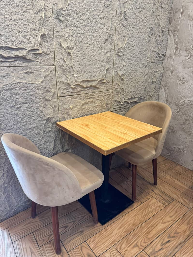 1 Table With 2 Chairs 4
