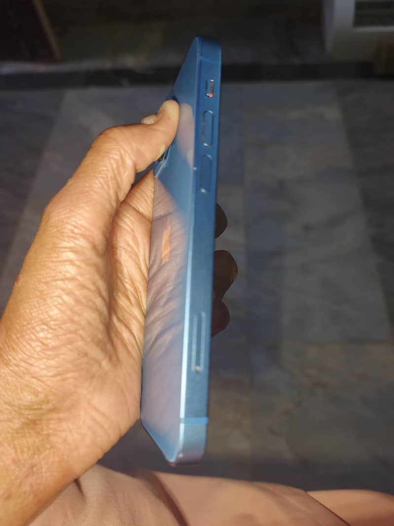 Apple iPhone 13 mini 1