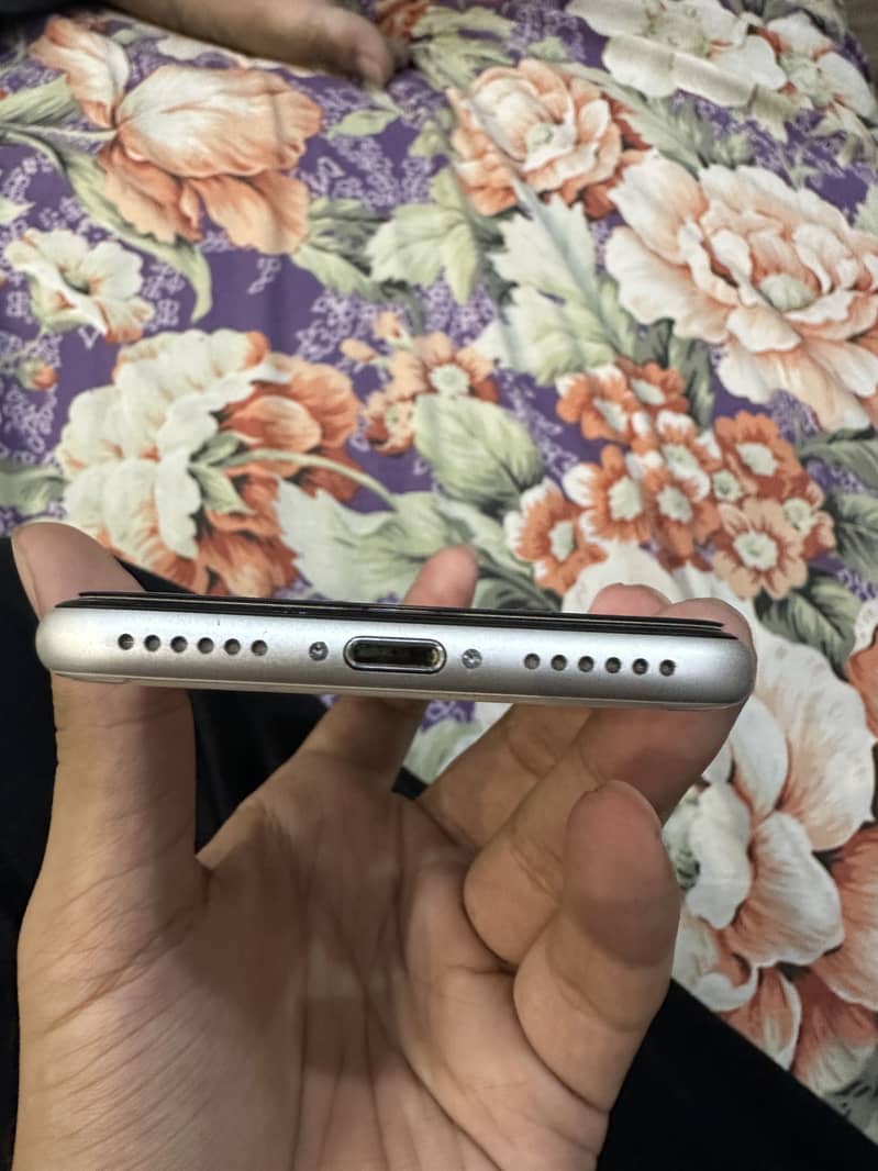 Apple iPhone SE 6