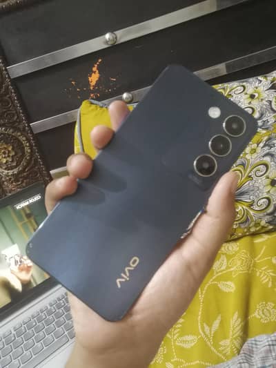 Vivo Y100