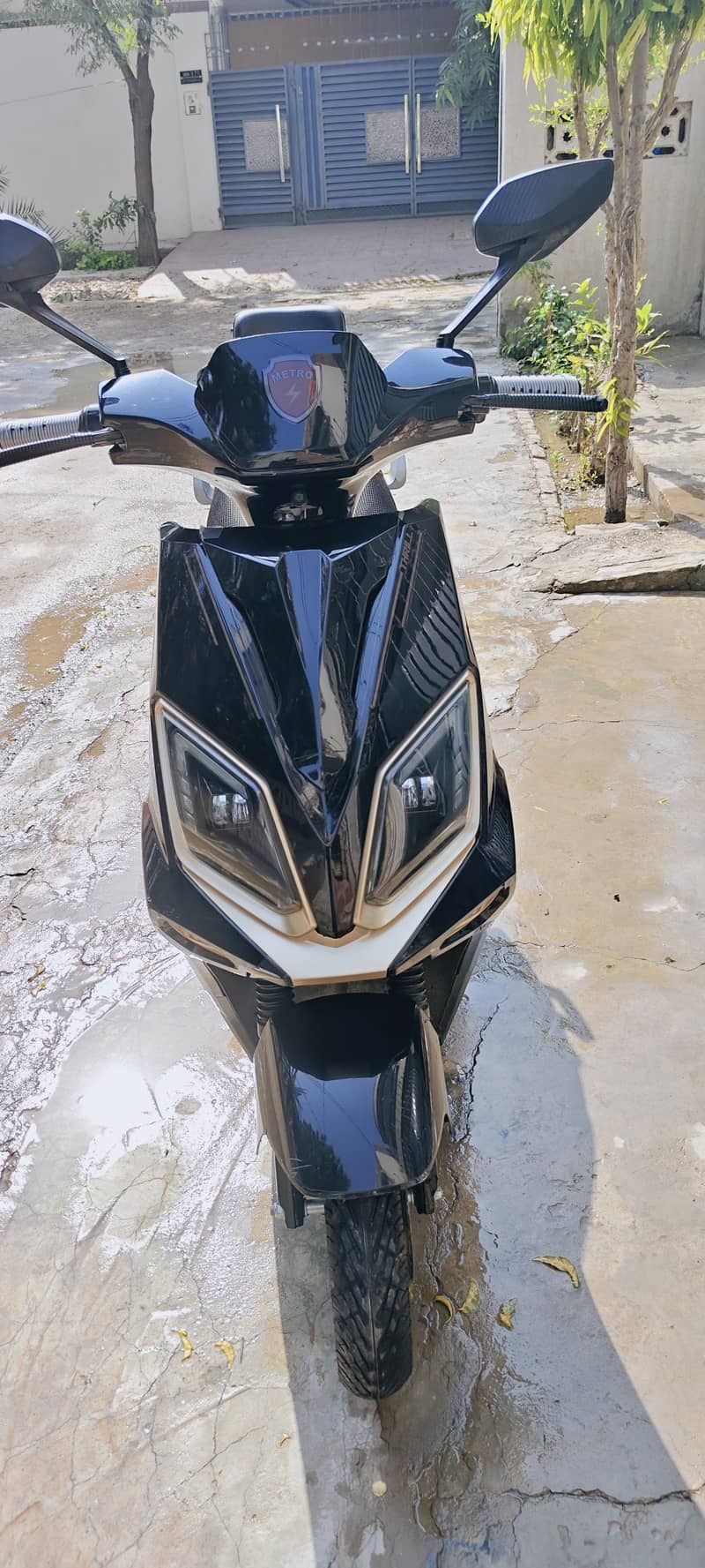 Metro Scooty 0