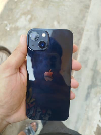 Apple iPhone 13