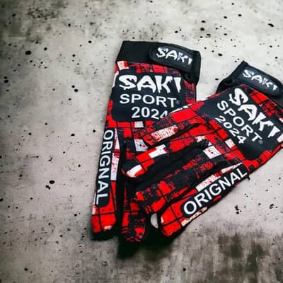 Light weight cricket batting gloves Saki