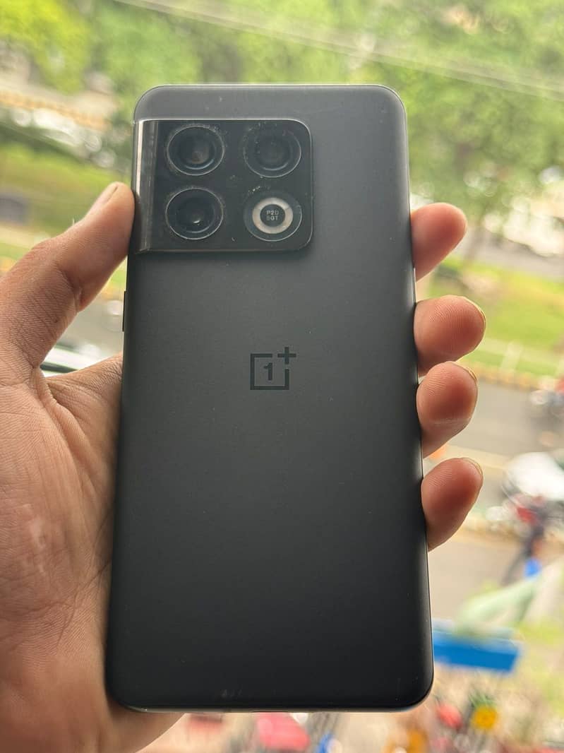 One Plus 10 Pro 1