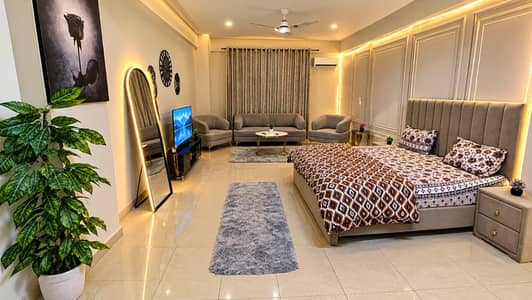 Studio Apartments for Short Stay and Daily Basis Gulberg Green