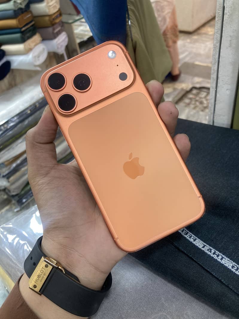 Apple iPhone 17 Pro Max 0