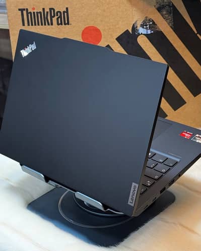 Lenovo Thinkpad E14 Ryzen 5 Pro 11thGen  8/256GB 2GB Graphics Card