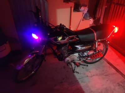 125 2011 model clean condition