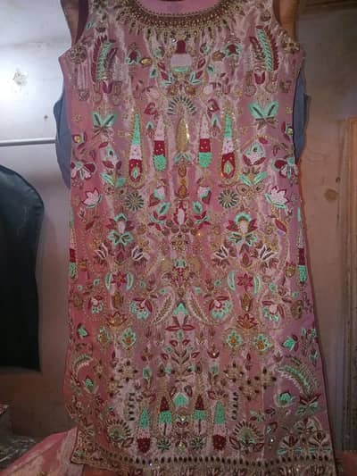 blkul new hai long shirt or sharara hai