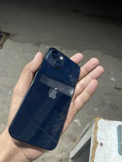 Apple iPhone 13
