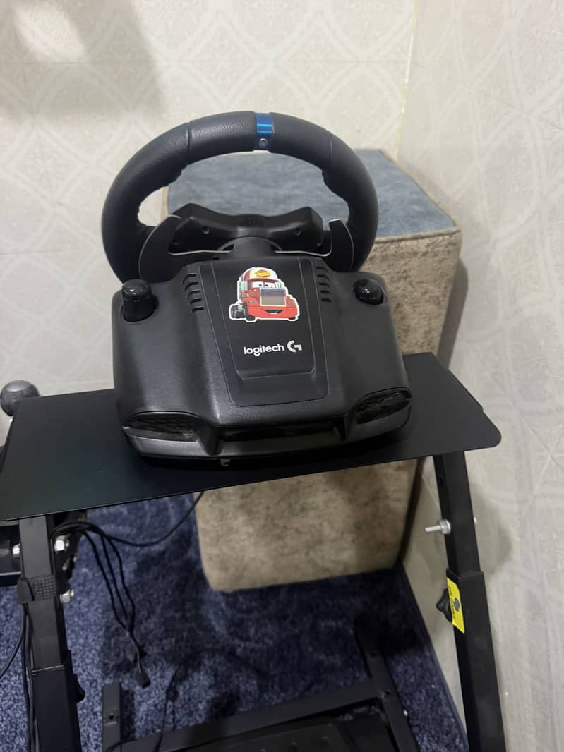 Logitech wheel with stand 3