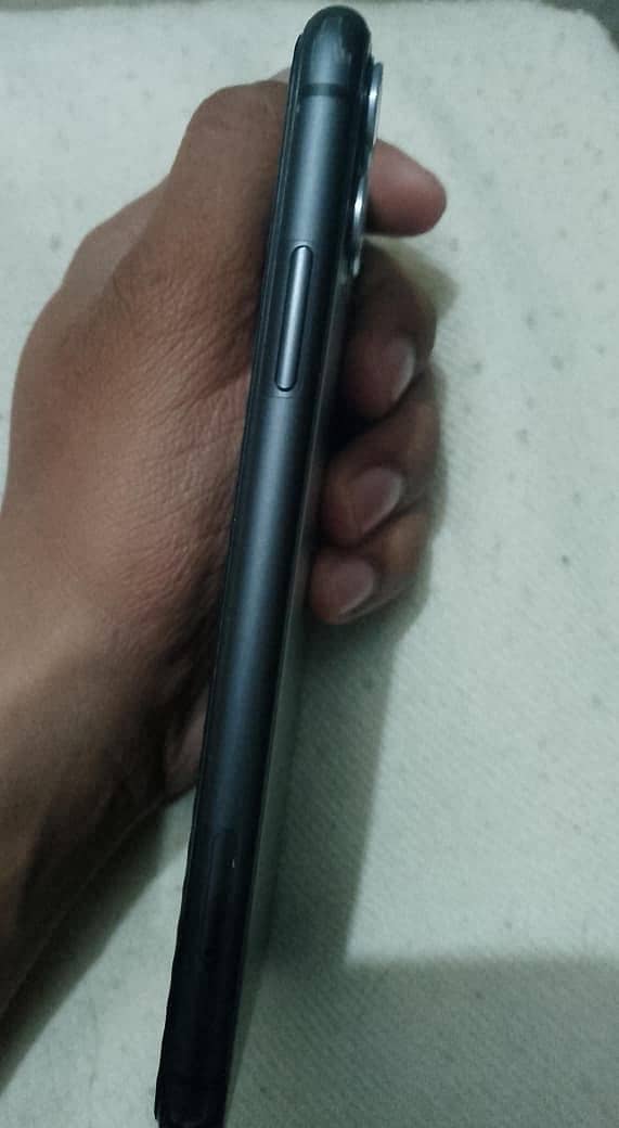Apple iPhone 11 1