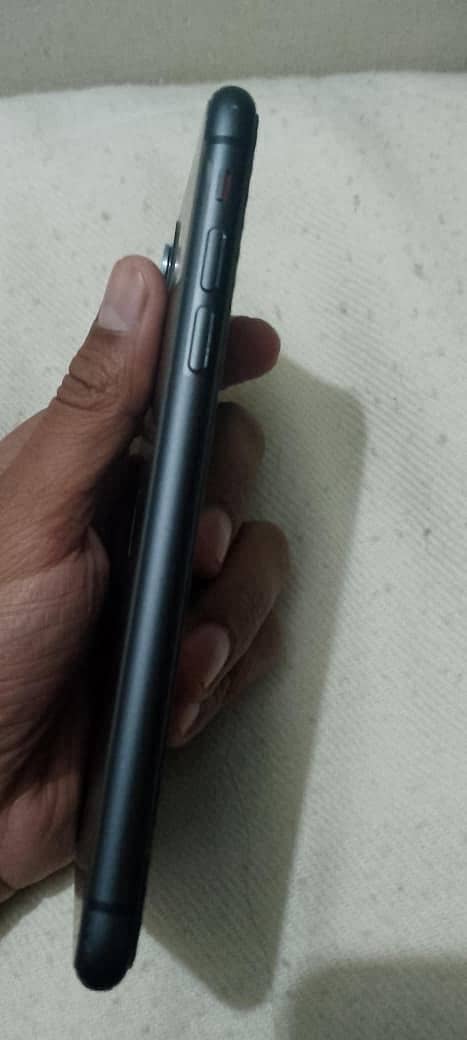 Apple iPhone 11 5