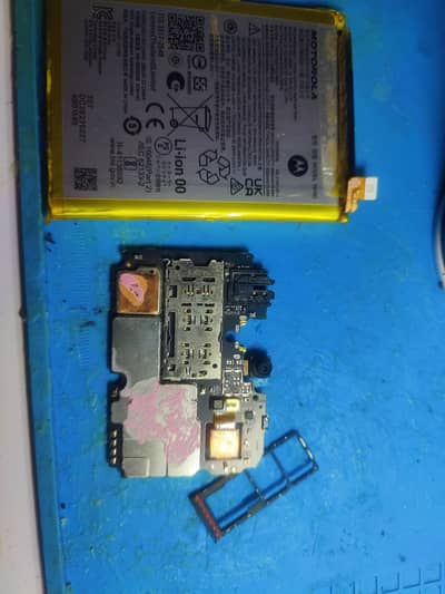 Motorola Moto E13