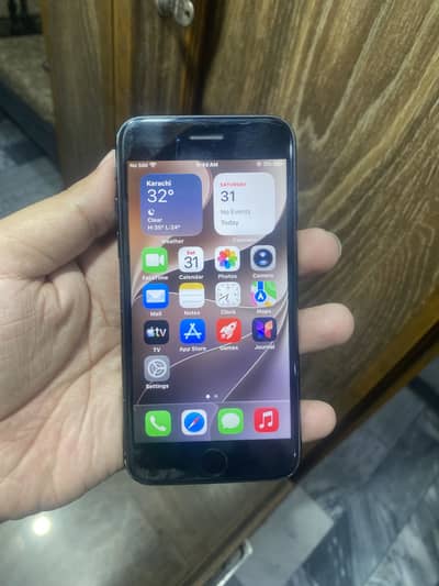 Apple iPhone SE