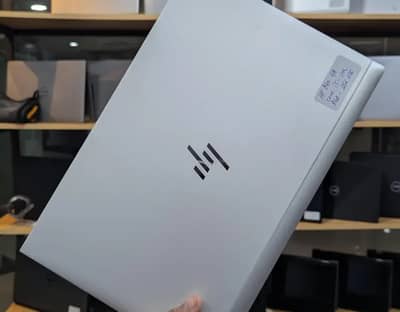 hp elitebook 830 g6 i5 8th generation 8Rsm Ddr 4 256 ssd 2 in1