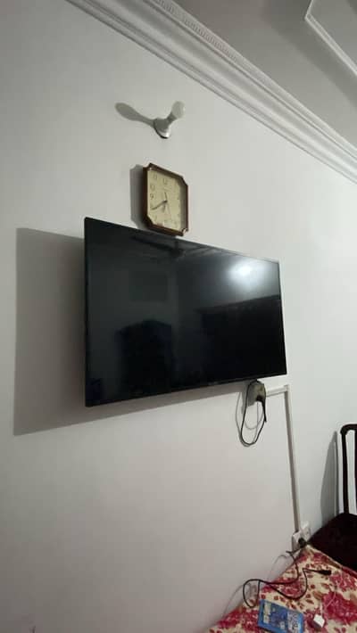 EcoStar 40-Inch Non-Smart LED TV