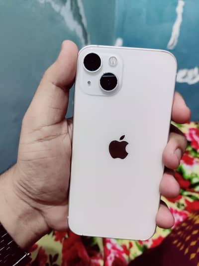 Apple iPhone 13