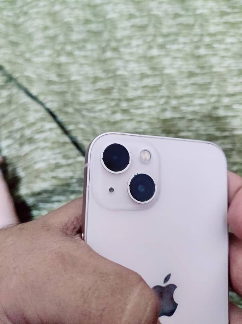 Apple iPhone 13 1