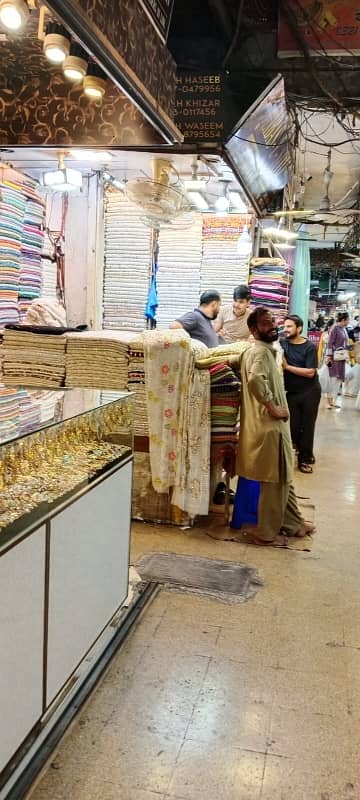 40 foot corner shop in liberty plaza liberty market Gulberg 3