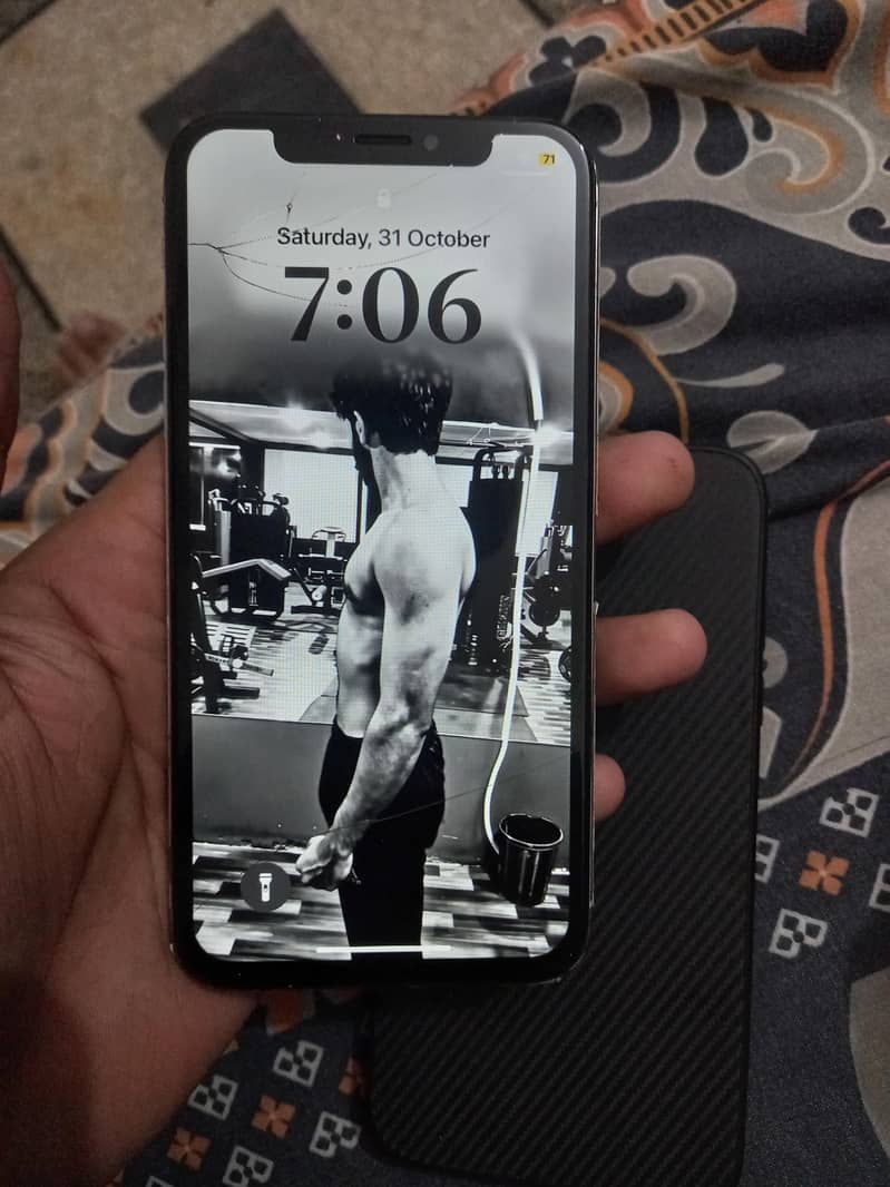 Apple iPhone XS 1