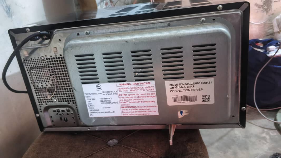 MICROWAVE OVEN 4