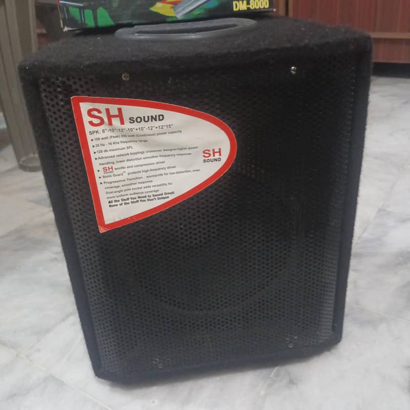 mic with speaker 0
