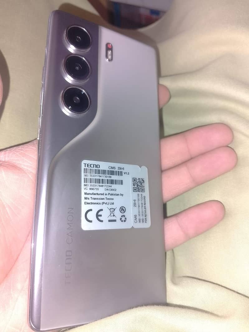 Tecno camon 40 pro 0