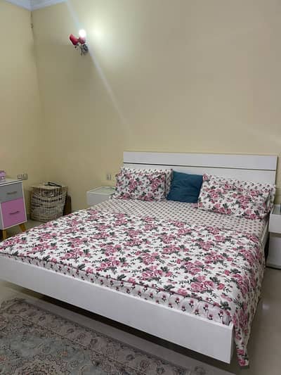 Bed Set /  2 Side Table / Dresing Table & Table For Sale