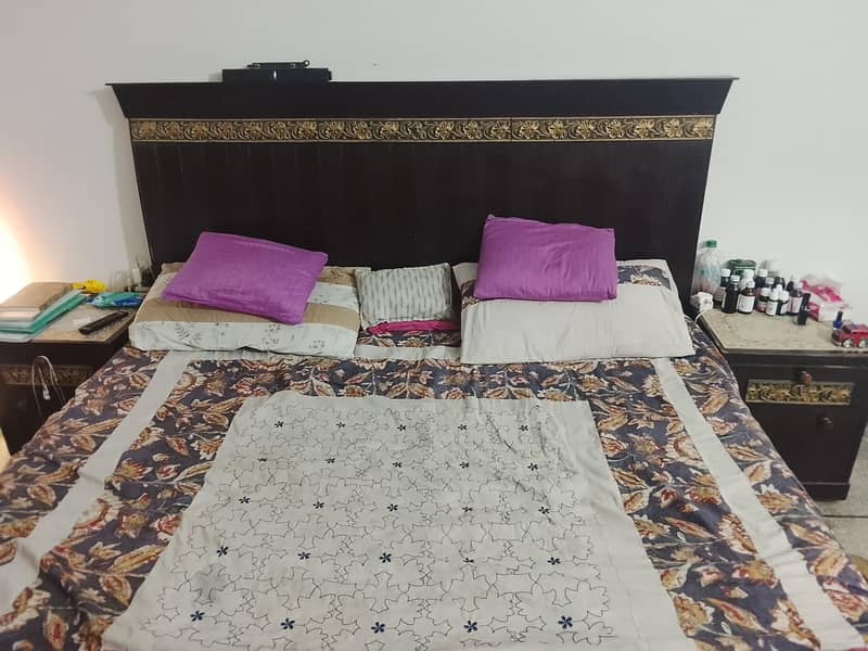 king size bed 0