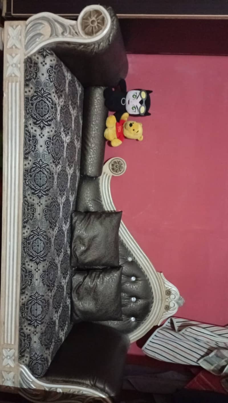 Dewan sofa 1