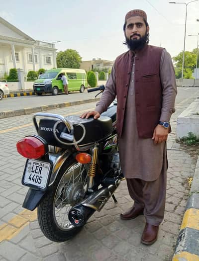 Honda 125 cc bike 2016 model urgent for sale