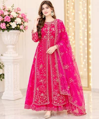 An amazing dress by NAQSHI