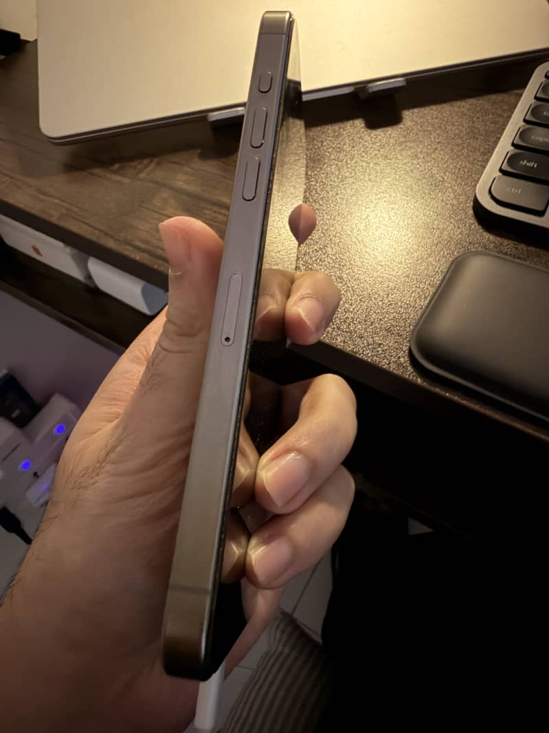 Apple iPhone 15 Pro Max 1