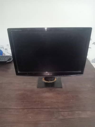 LG 19 inch lcd for sale exchange possible with 24 inch monitor