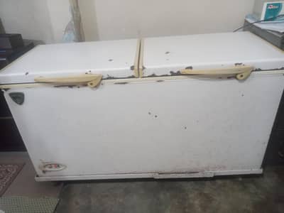 Waves Double-Door Freezer