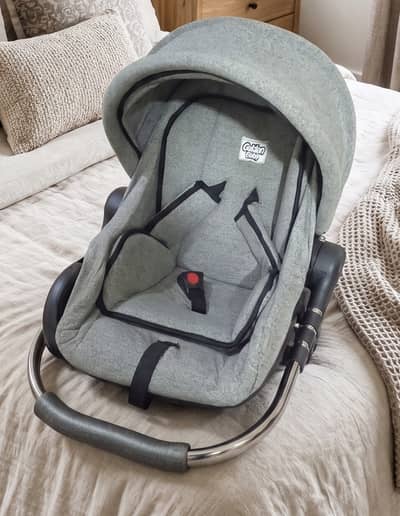 Golden Baby Carry Cot