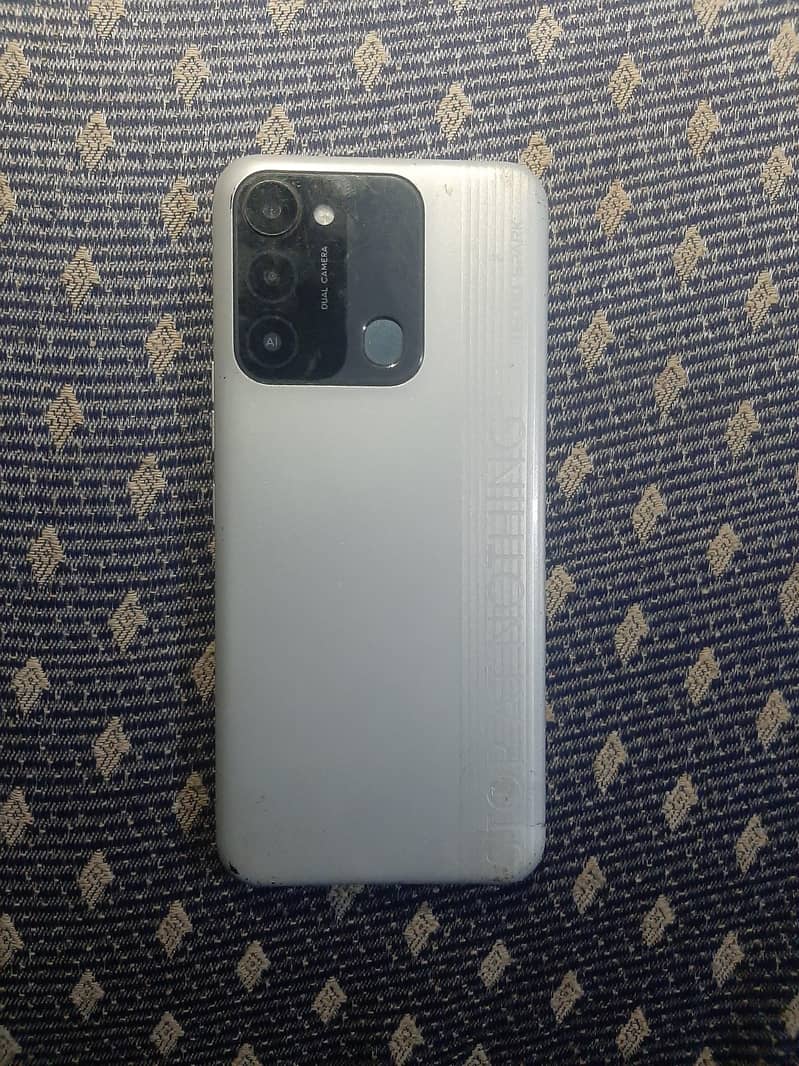 Tecno Spark 8C 1
