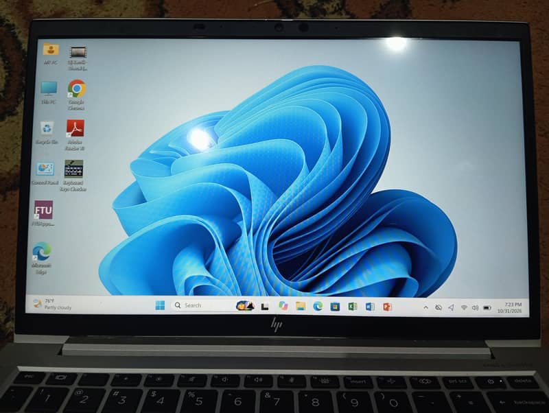 HP G830 1