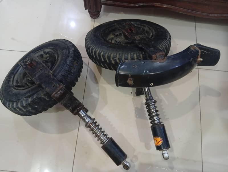 2 side wheels 1