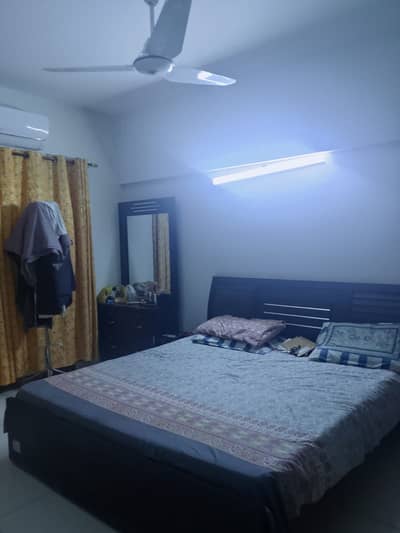 Sale flat Komal view 2bed. d. d 3rd floor Near kababjee mumwar chowrangi
